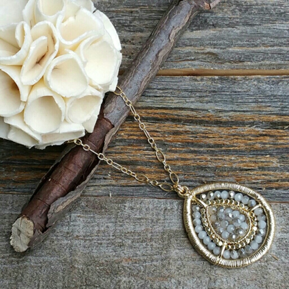 Gray Tear Drop Faceted Bead Necklace